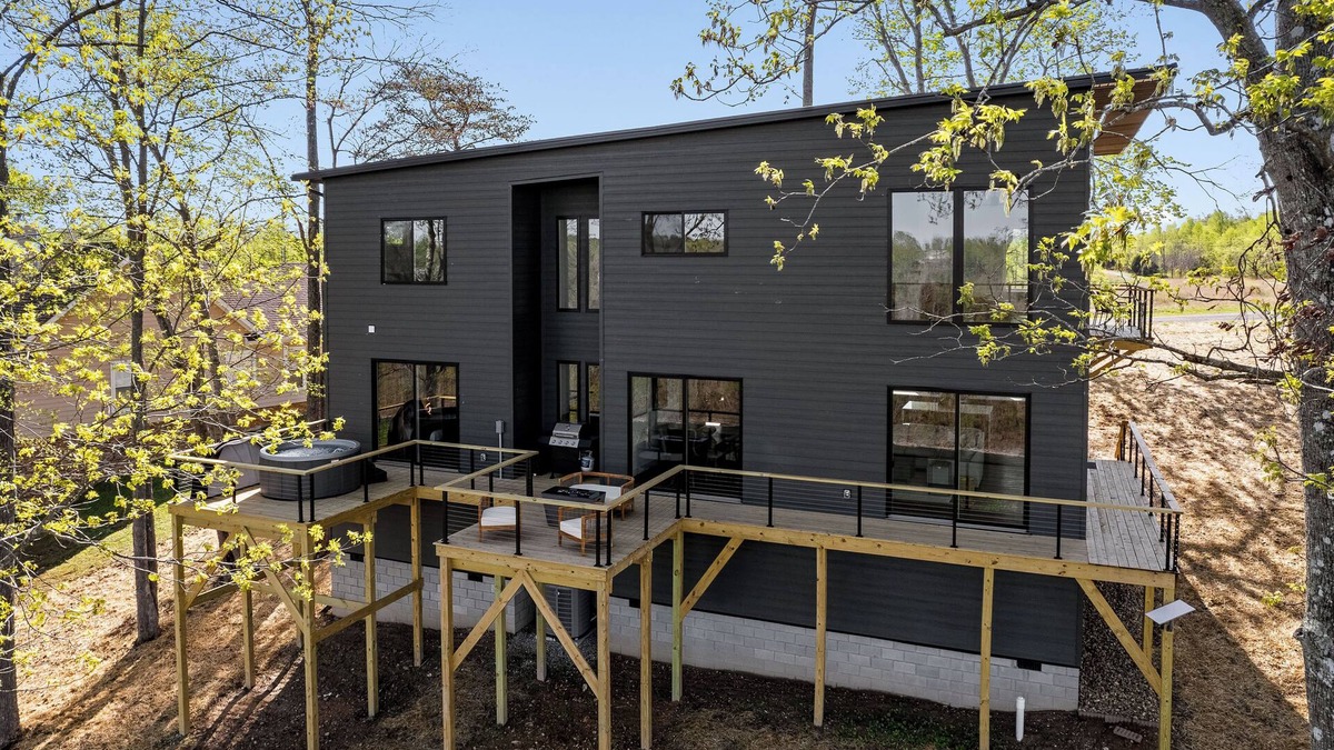 Sparta House | NEW! The Panorama Overlooking Center Hill Lake