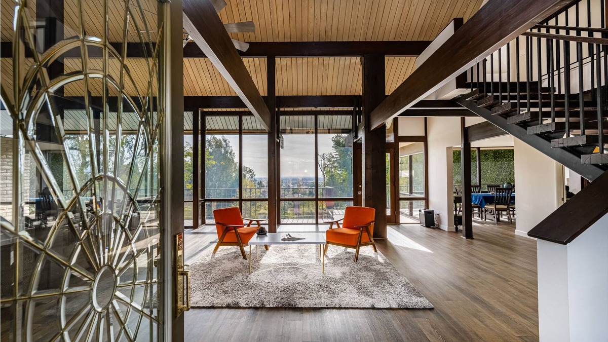 Fullerton House | NEW! This Mid-century modern estate home with forever views.