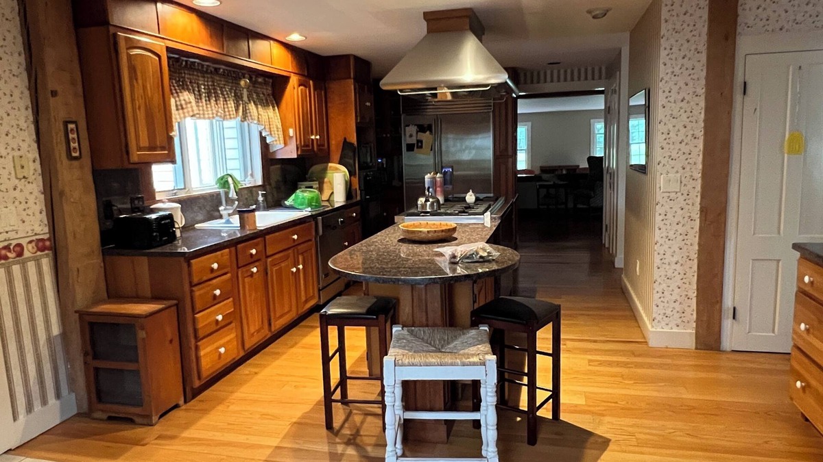 North Clarendon House | New to Market! Peaceful Green Mountain country retreat near Killington and Okemo