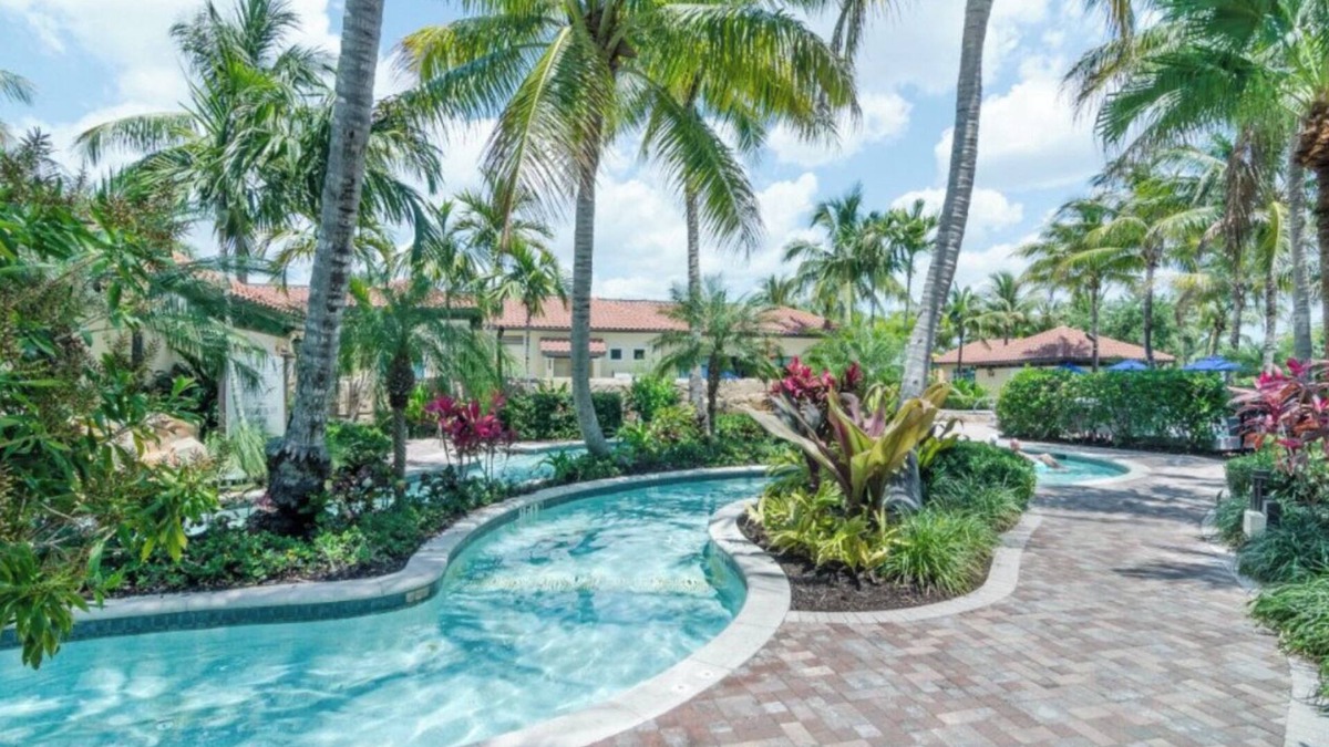 Royal Harbor Condo | NEW TO VRBO: Bright and Meticulous Condo in Beautiful Naples Bay Resort