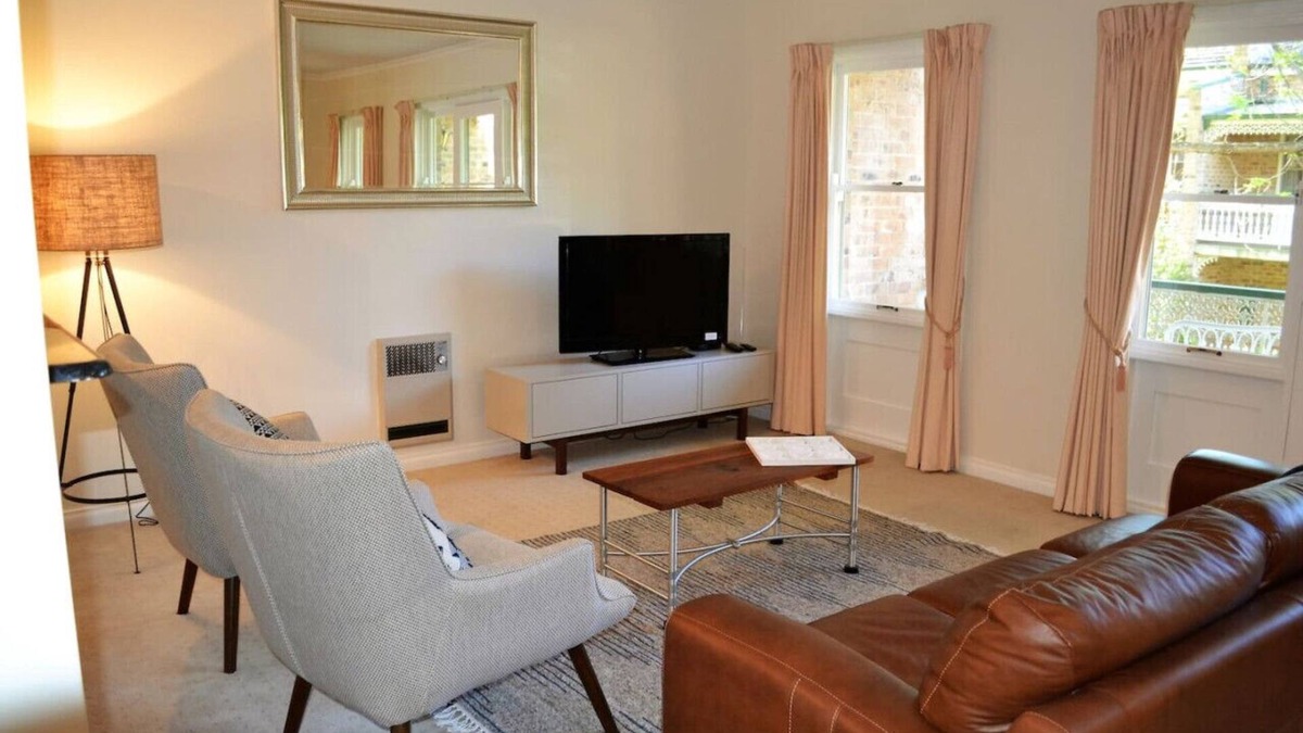 Reid Apartment | New to VRBO: Spacious 2BR APT Next to the City