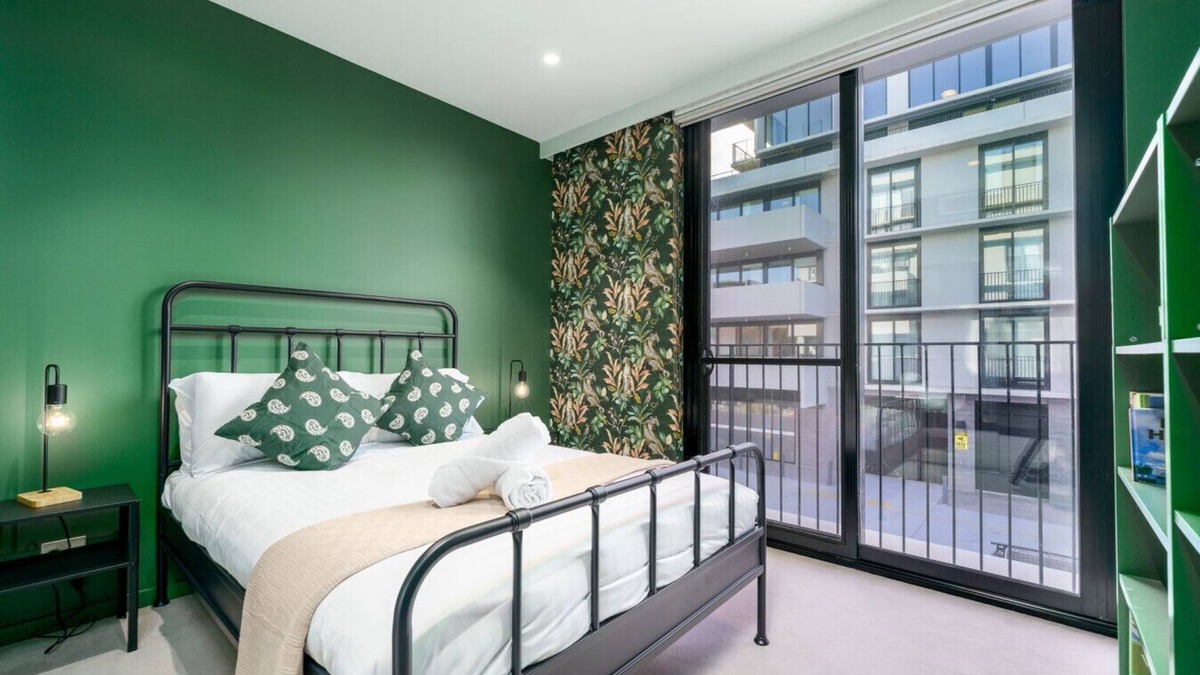 Kingston Apartment | NEW TO VRBO: Vibrant Stay with Lakeside Charm in Kingston