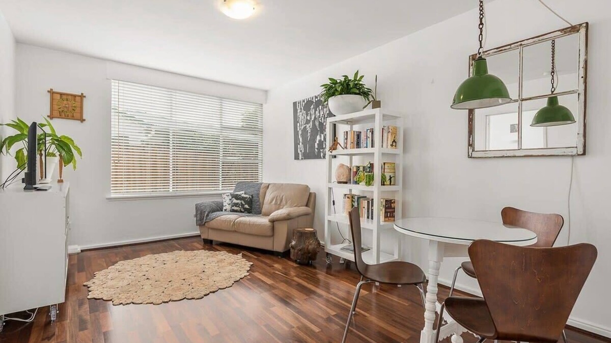 New Town Apartment | New Town Gem: Homely City-Fringe Apartment