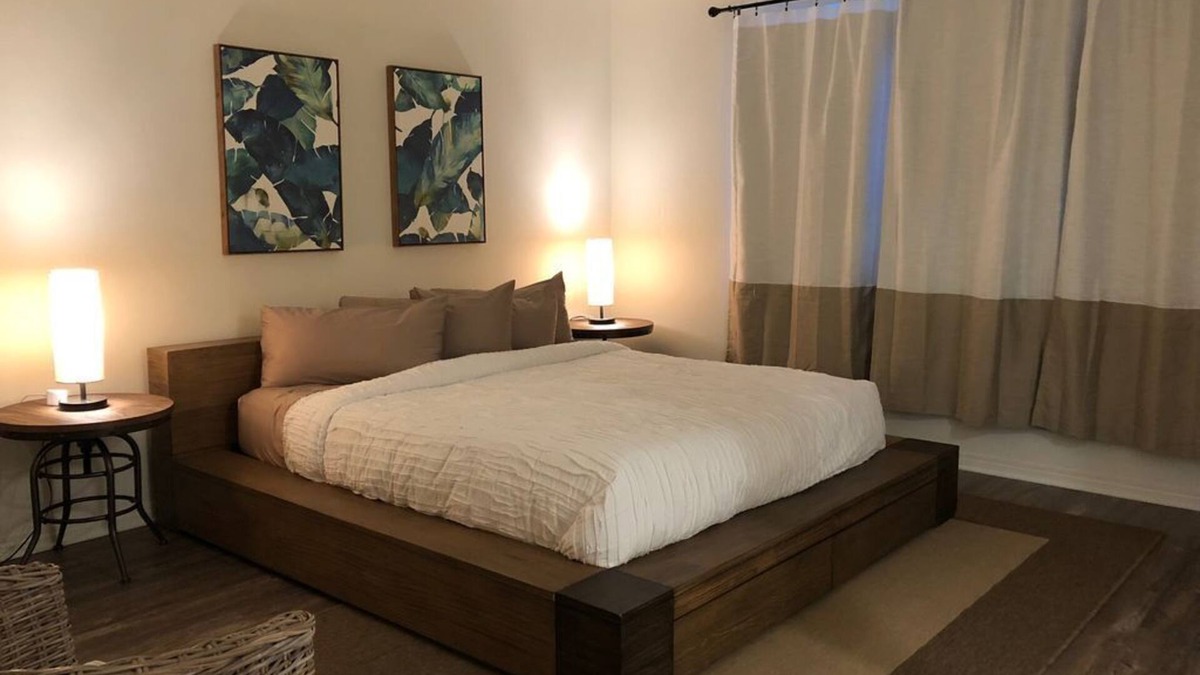 Imperial Beach House | New townhouse 3bd/2.5ba view of the bay near golf course and beach