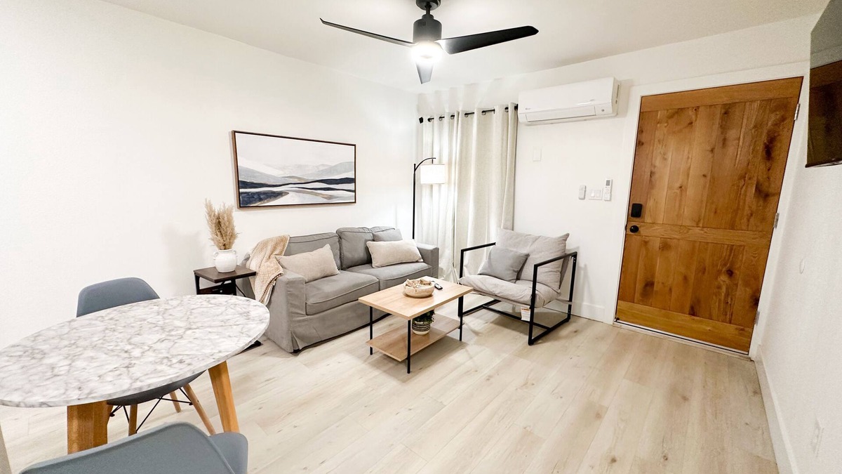 Salida Apartment | New & updated 2-bedroom 1 bathroom apt. Near Modesto 1mile from HWY 99