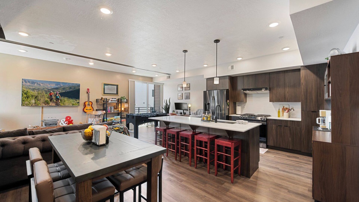People's Freeway Condo | NEW! Urban, Downtown Condo, Incredible Mtn/City views, Stylish, TRX/Walkable!