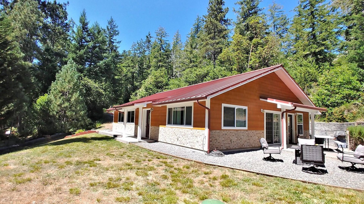 Hiouchi Cabin | New Vacation Rental in the Redwood Forest!