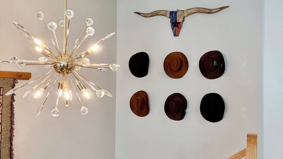 Fort Worth House | NEW Vibrant Southwest Vibes home, 5 Minutes to Downtown FW