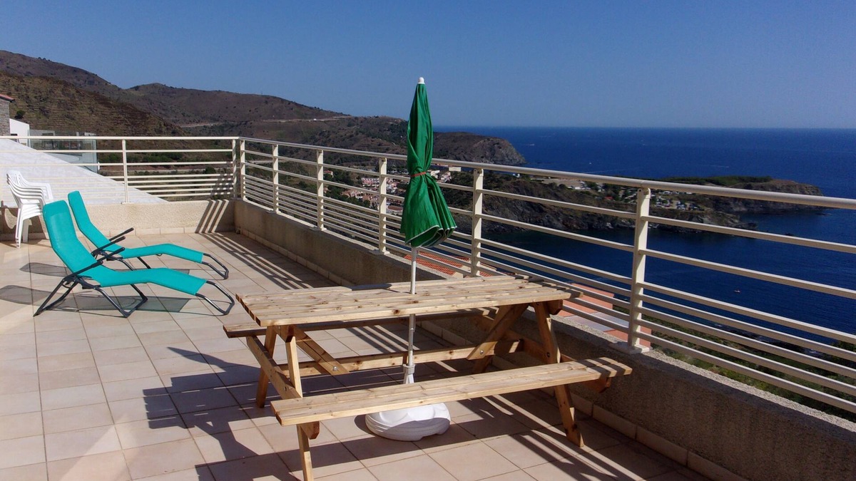 Cerbere House | New villa 95m2/beautiful sea view/large terrace/courtyard/garage/children's playroom