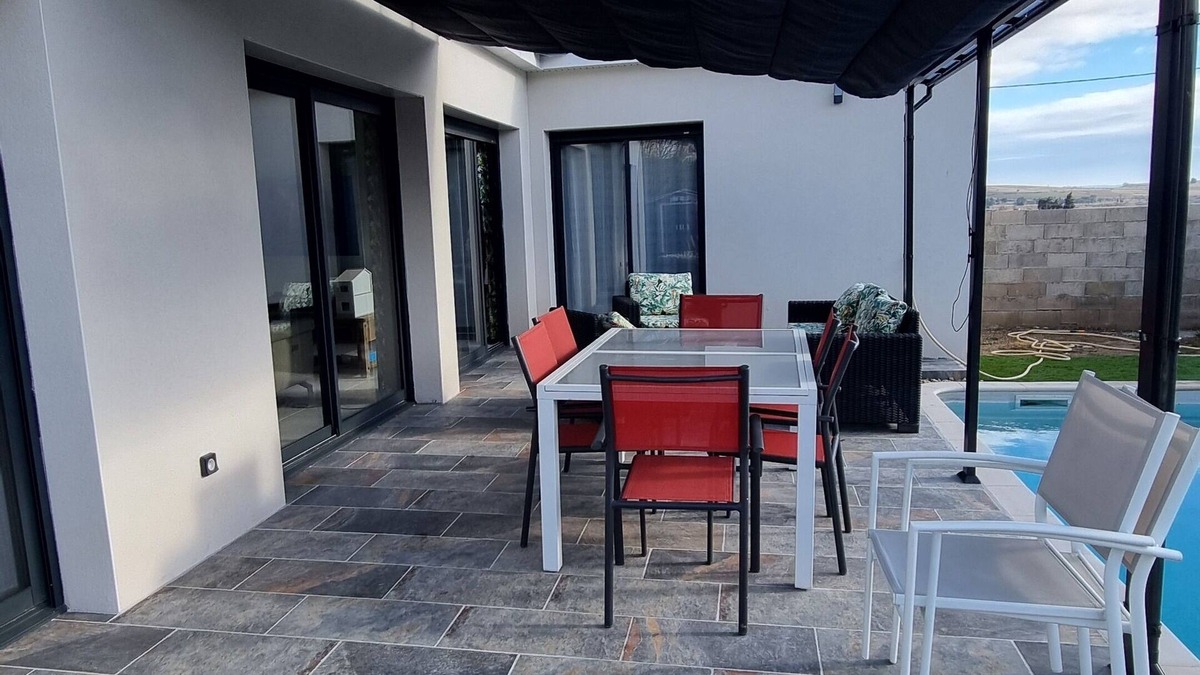 Peret Villa | NEW VILLA BETWEEN SEA AND COUNTRYSIDE