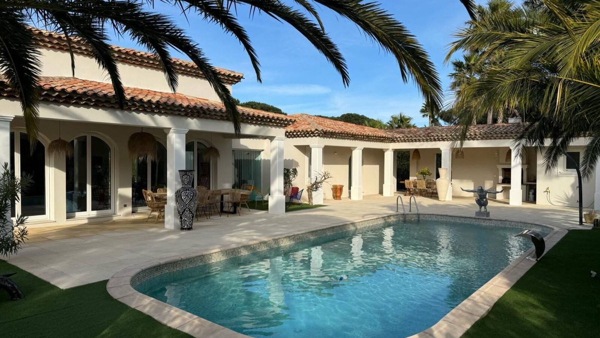 Les Restanques House | New villa in secure estate
