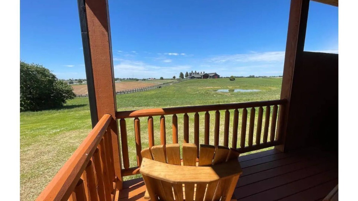 Harrodsburg Villa | New Villa On the Bourbon Trail with HOT TUB-1
