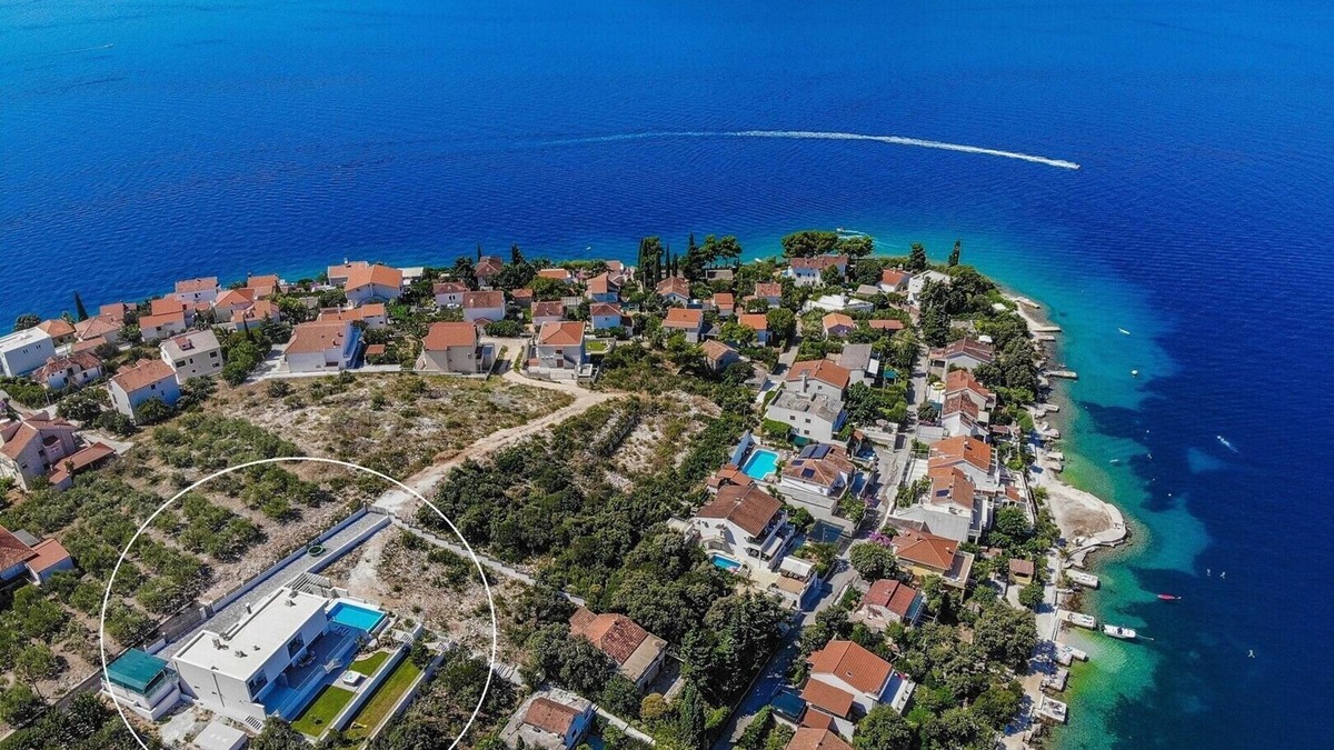 Seget Villa | NEW! Villa Paloma Blanca with private heated pool, a Jacuzzi, Finnish Sauna, and Gym, 100m from the beach