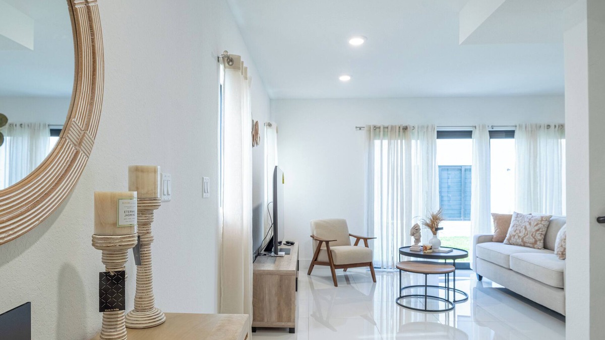 Florida City Villa | New Villa Serenity - 5 BR home for big groups - Near Florida Keys