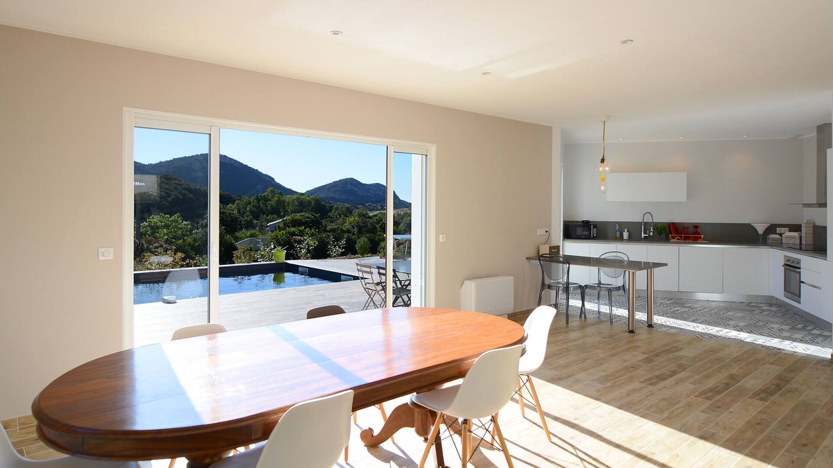 Patrimonio House | New villa with swimming pool overlooking a hectare of land overlooking the vineyard