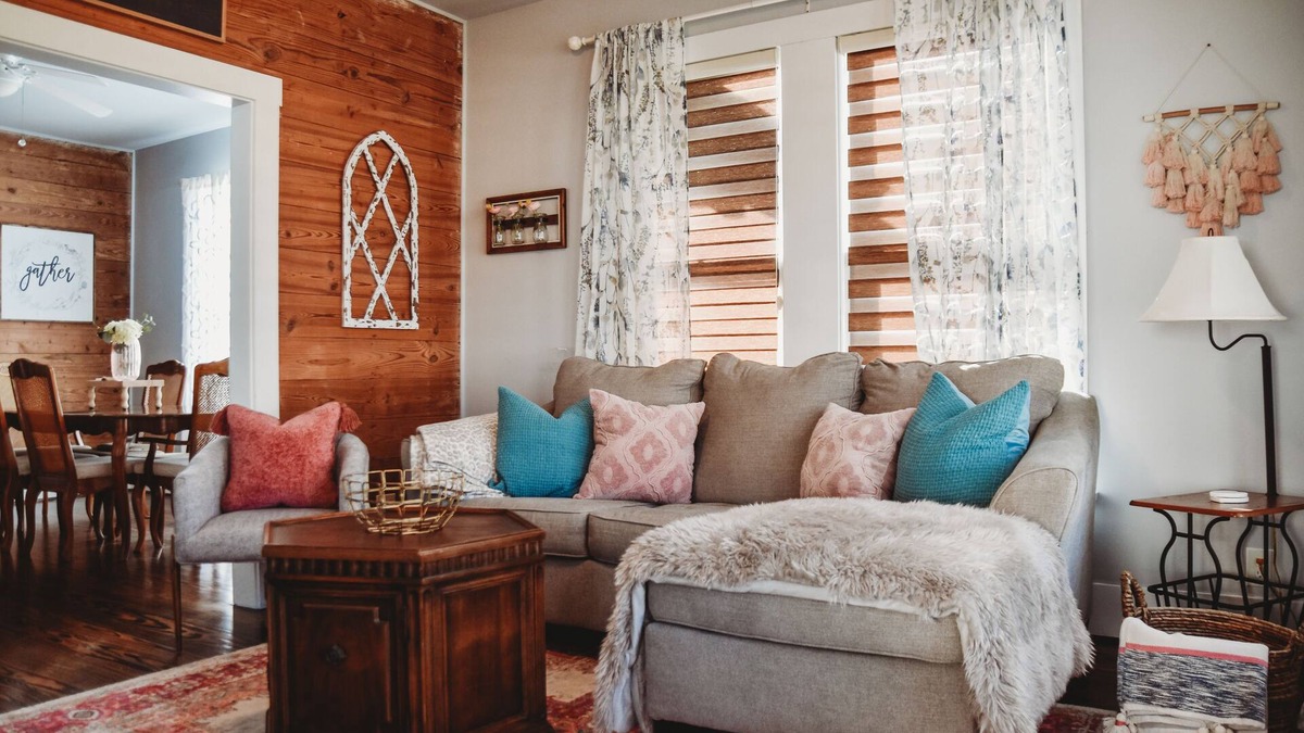 Schulenburg House | NEW! Vintage cozy 1940’s updated, 2bd/2ba