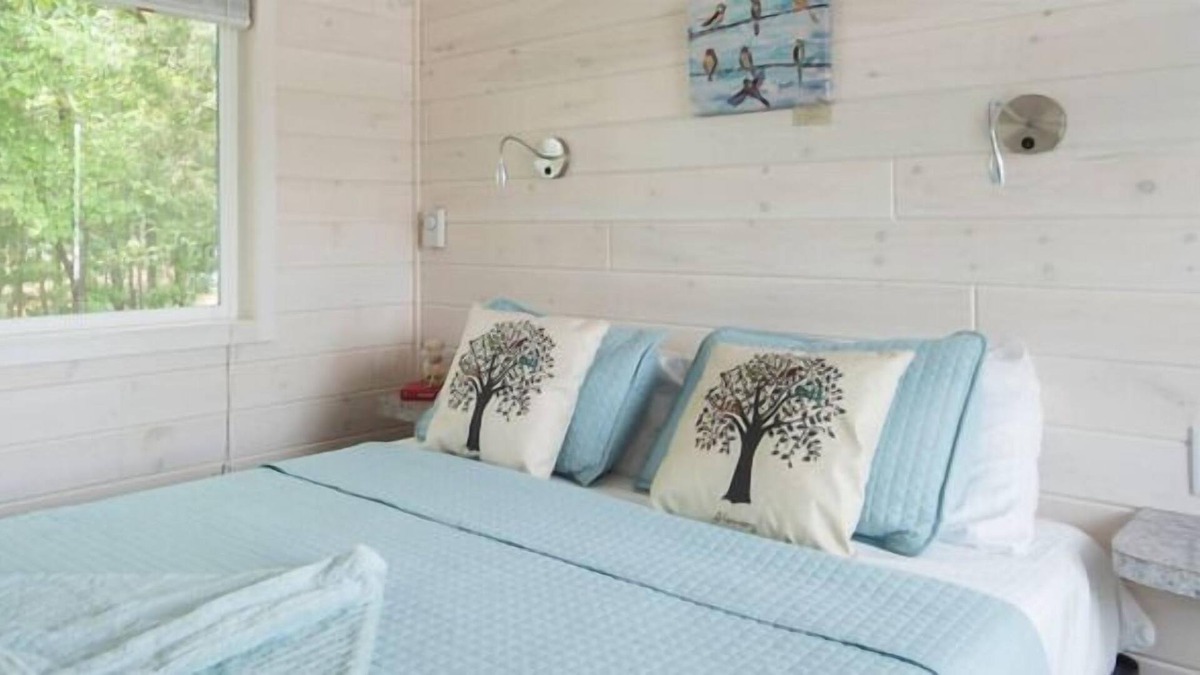 Steele Creek House | New Waterfront Cabin On The Large Sundeck 1 Bedroom Cabin by Redawning