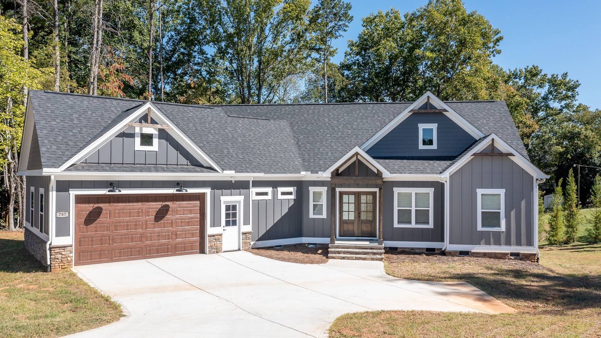 Troutman House | New waterfront house on Lake Norman/private dock