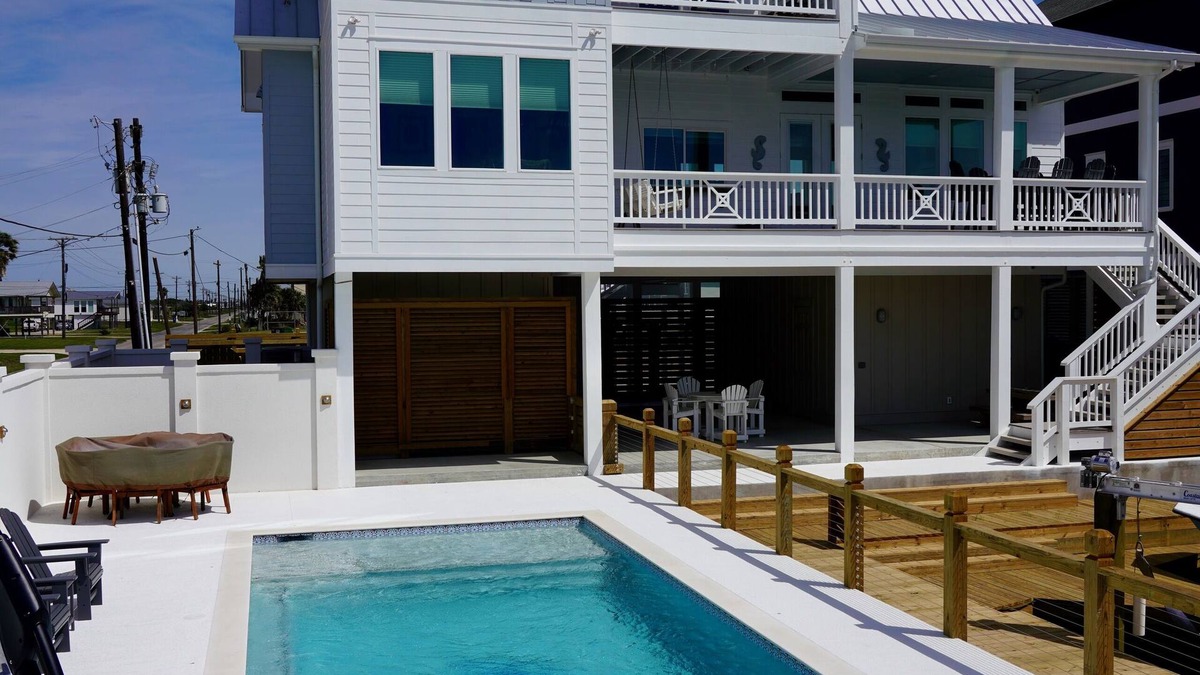 Port O Connor House | NEW Waterfront Luxury House, Boat Lift, Fishing Dock, Swimming Pool, Great Views