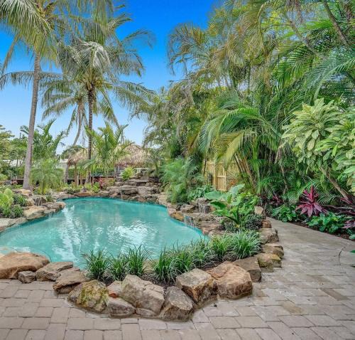 Poinsettia Heights House | New Waterfront Oasis Mins Beach, Eats, Shop
