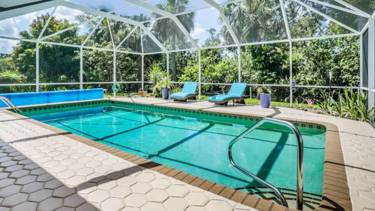 Fort Myers House | NEW! Waterfront Heated Pool, Kayaks, Fishing Pier.