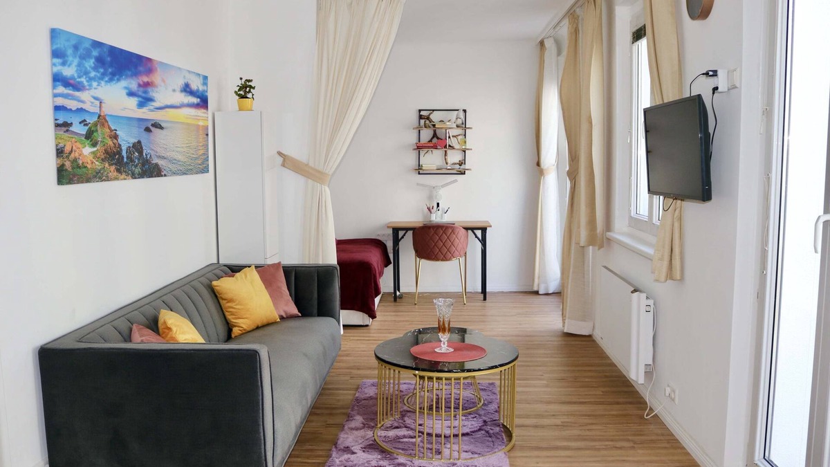 Leopoldstadt Apartment | New! Welcome to Arize - Beautiful City Apartment