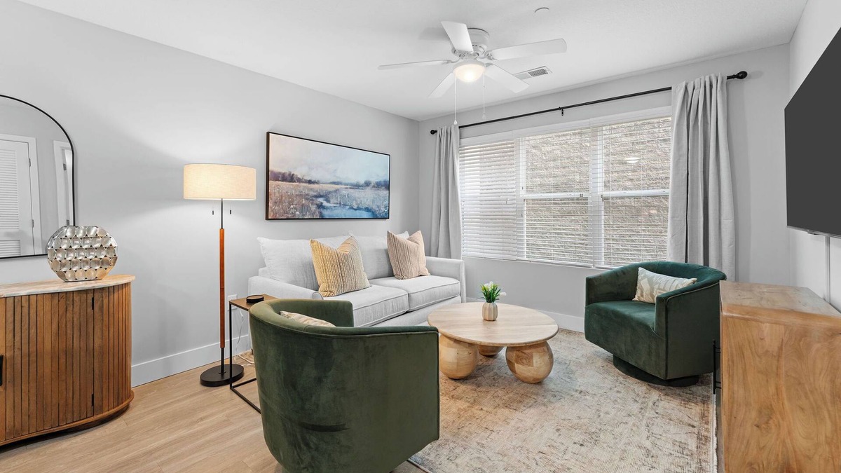 Tuscaloosa Condo | NEW Yellow Hammer Retreat Condo with Pool & Gym Access