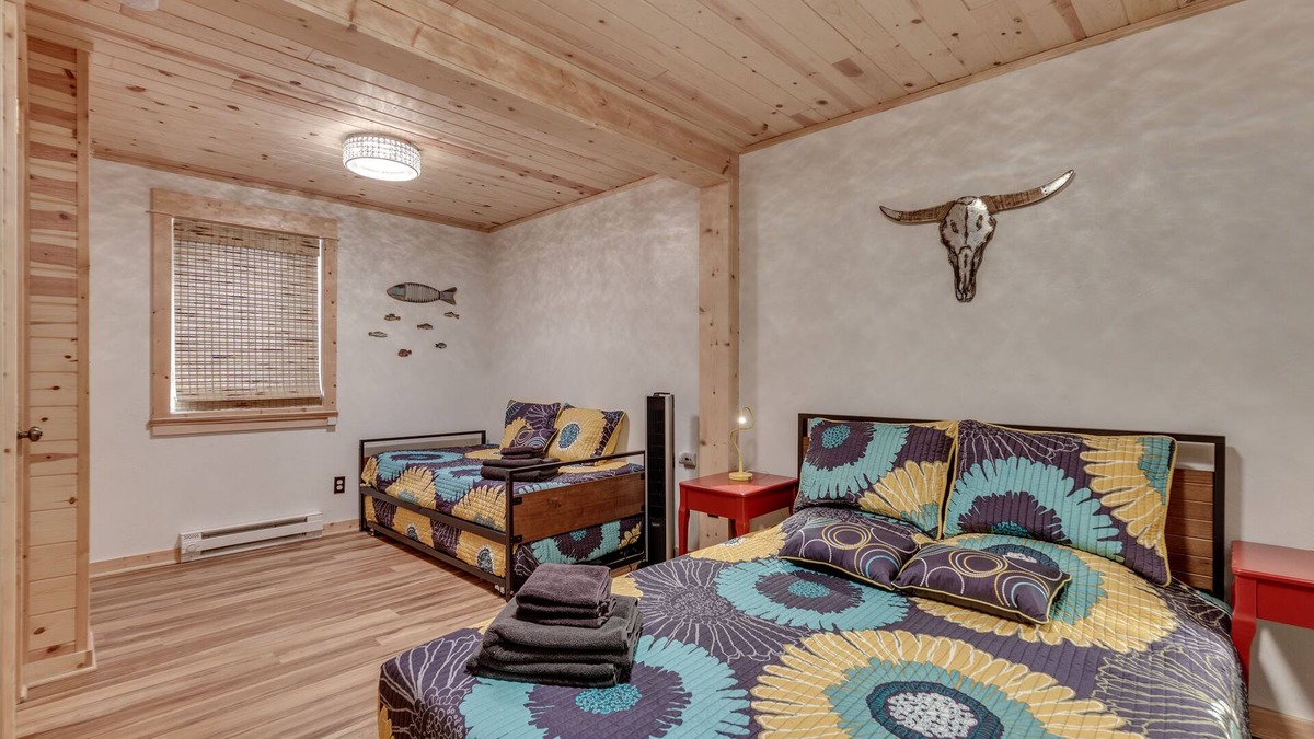 Gardiner Apartment | ~New~ Yellowstone Rock Studio