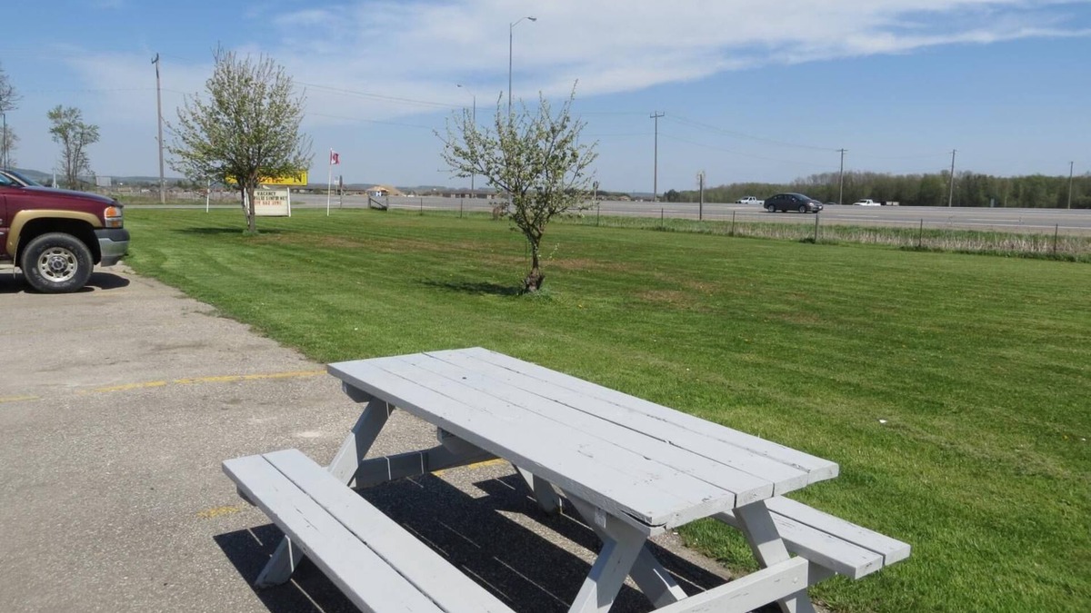 New Hamburg Hotel | Newburg Inn Motel