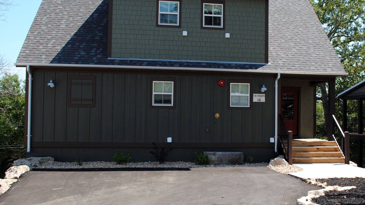 Kimberling City Cabin | Newer Cabin - 5 Bed, 5.5 Baths, Getaway! Sleeps 14