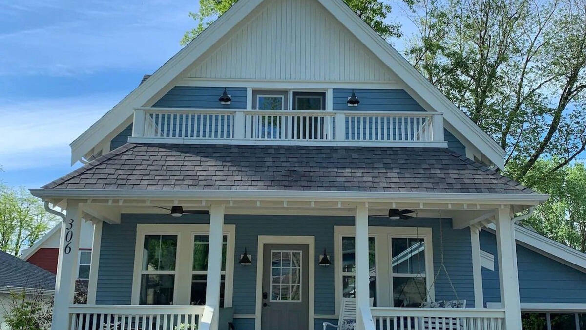 New Buffalo House | Newer luxury cottage with hot tub; walking distance to town and beach