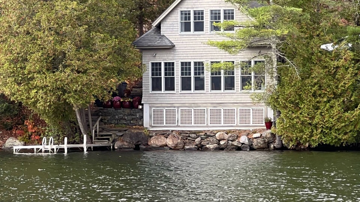 Poultney Cottage | Newer One bedroom cottage at water's edge on Lake St. Catherine with kayaks