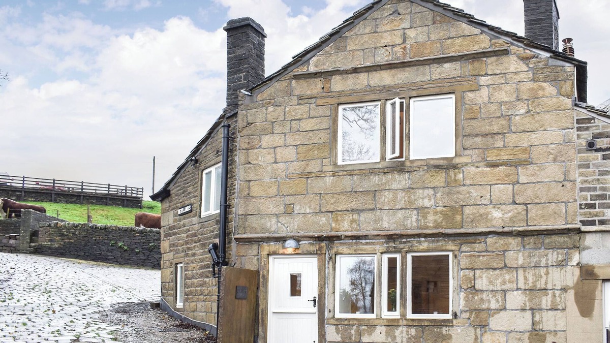 Halifax Cottage | Newlands Farm Cottage Halifax