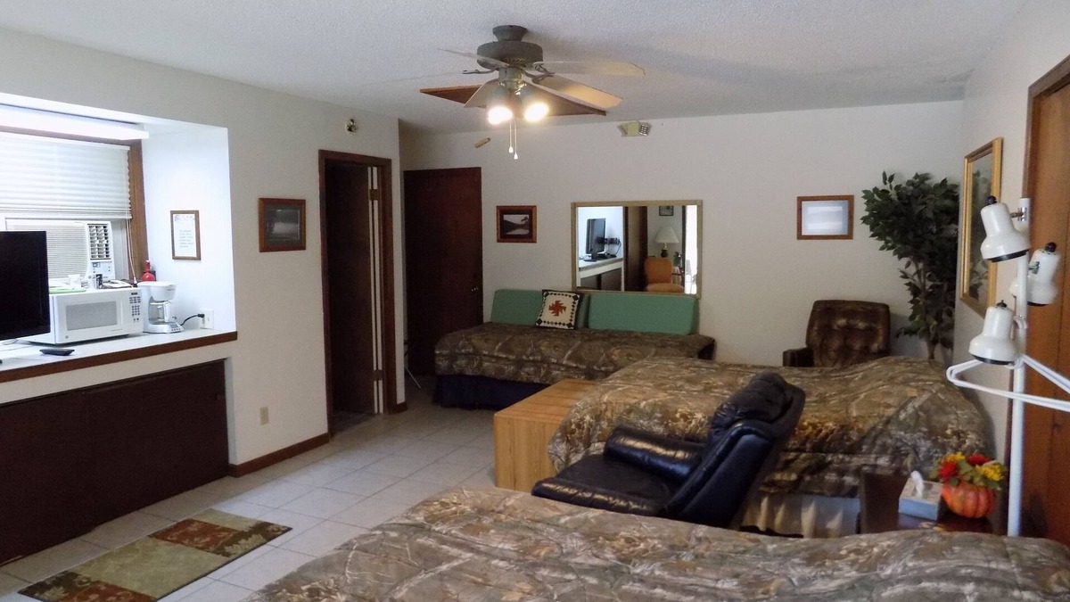 Lakeview House | Newlands Peaceful Escape, nice room close to River for get away for two people.