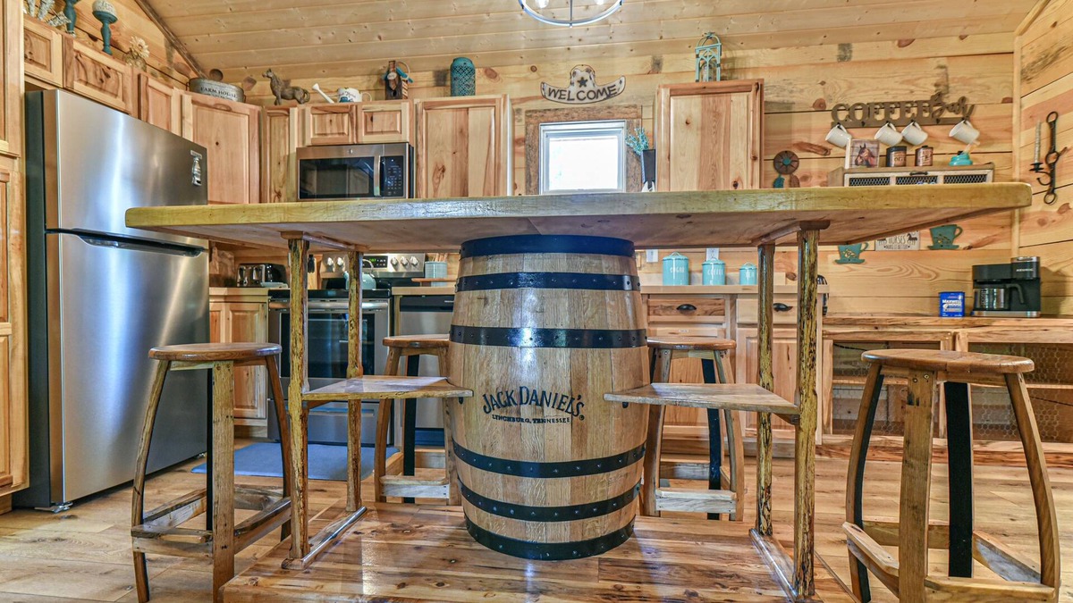 Hendersonville Cabin | Newly built cabin on horse farm.