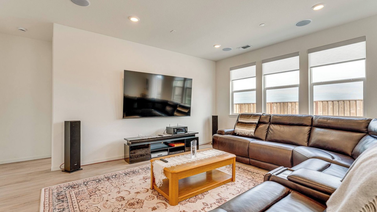 Hollister House | Newly Built Home w/Patio: 4 Mi to Dtwn Hollister