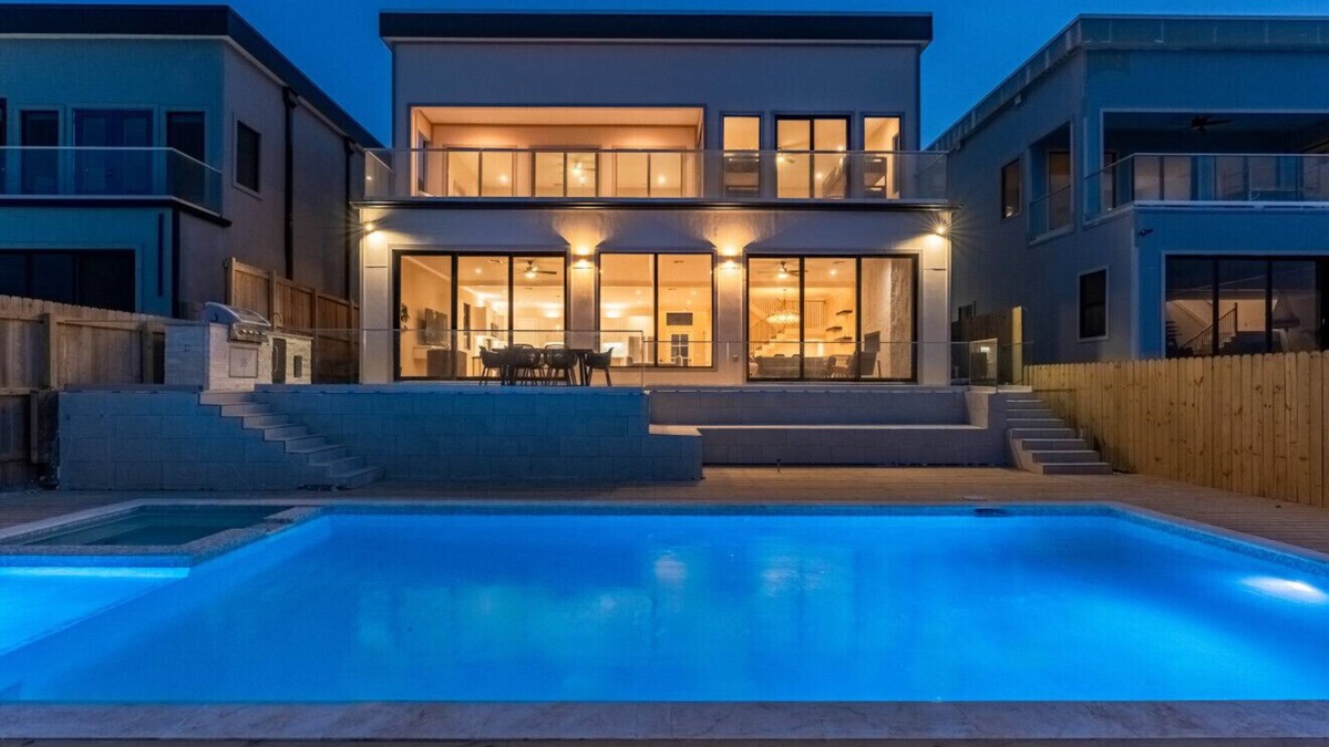 Port Isabel House | Newly Built Large Bayfront Home w Pool, only 15 Min from SPI