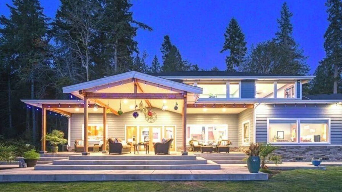 Belfair House | Newly Built Luxury 4 bedroom Waterfront Home