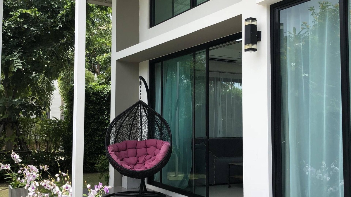 Rayong Province Villa | Newly built luxury modern villa near mile-long beach in Rayong/Mae Rumphung beach