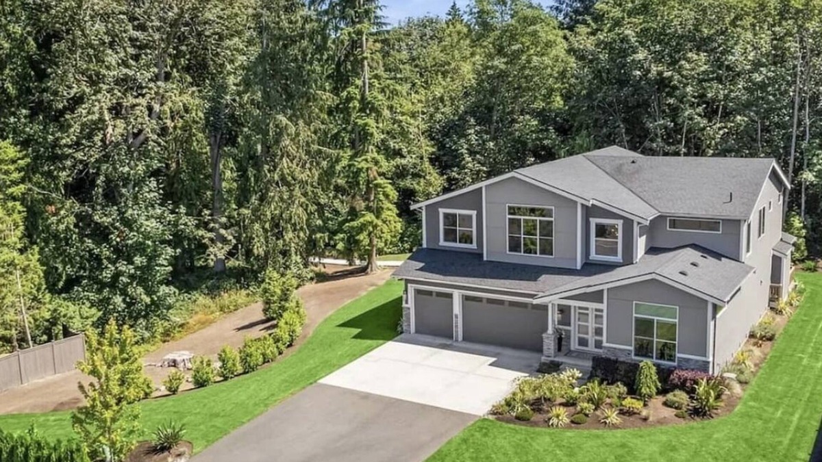 West Lake Stevens House | NEWLY BUILT Luxury Modern Home w/Spa & Sauna on 2.3 acres