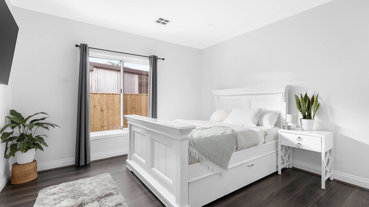 Brooklyn Bed & Breakfast | Newly Built- Master Ensuite: Close to CBD/Highpoint/Melbourne Airport (M)