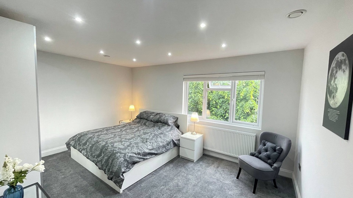Redbridge Apartment | Newly Built Spacious 1 Bedroom Apartment