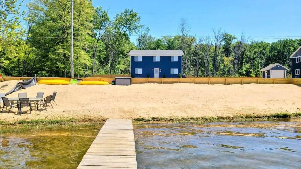 Portage House | Newly Built Waterfront home w/amazing views!