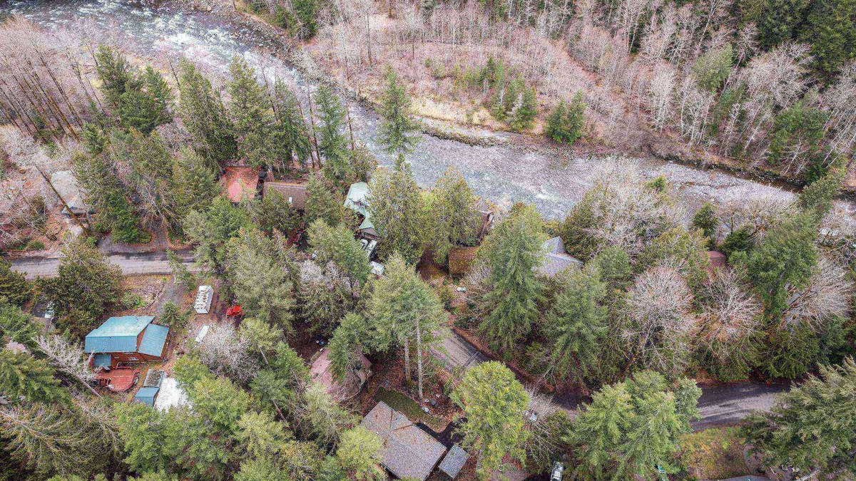 Brightwood House | Newly Constructed, Single Level, Open Layout, Walk to Sandy River, 17 Miles to Government Camp