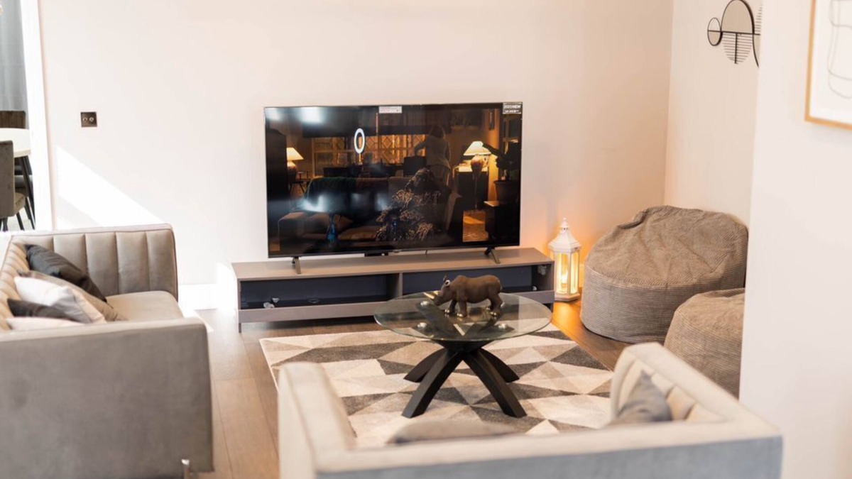 Northumberland Park House | Newly Decorated Luxury 3 Bedroom House in Tottenham, London