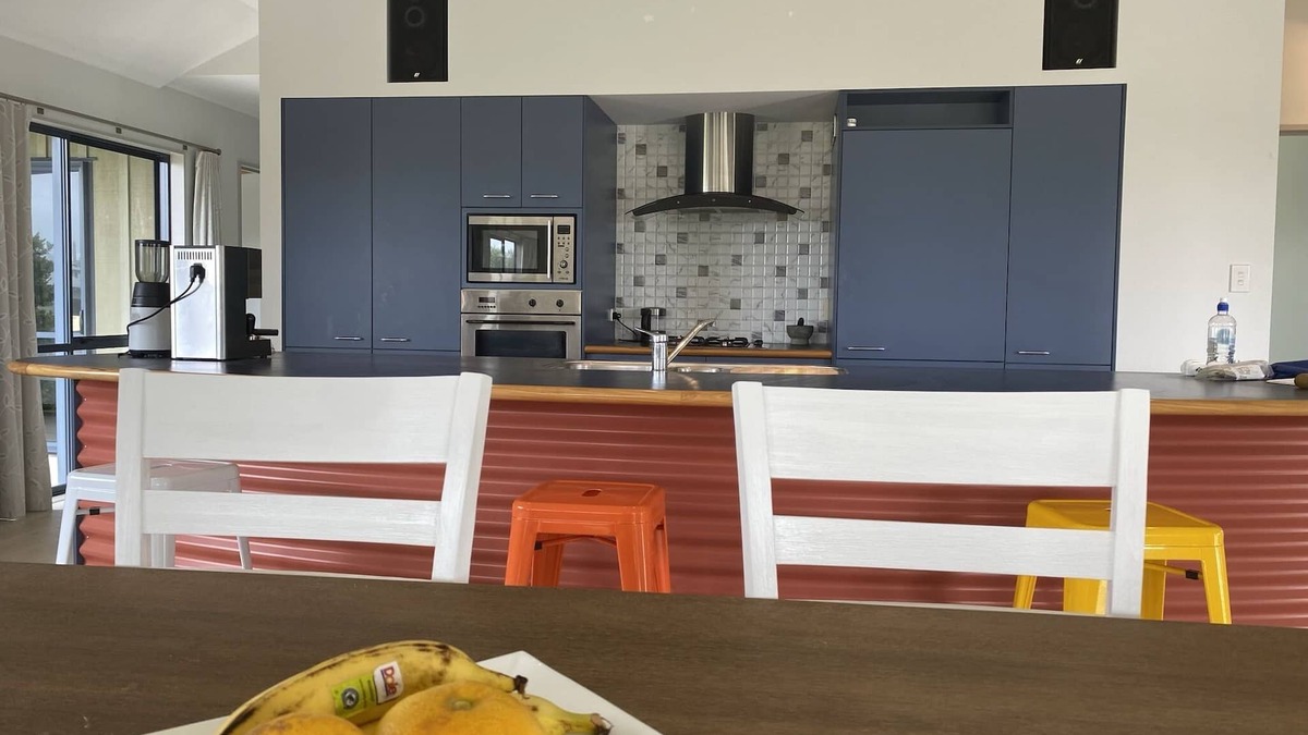 Matarangi House | Newly furnished beach house - 2 min to the beach