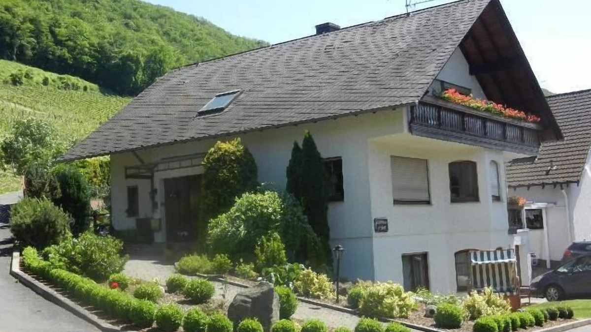 Alken Apartment | Newly furnished comfort vacation apartment on the foot of Castle Thurant in Alken
