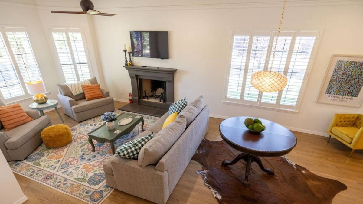 Nob Hill Apartment | *Newly Listed *Sleeps 14 *Playhouse *WI-FI