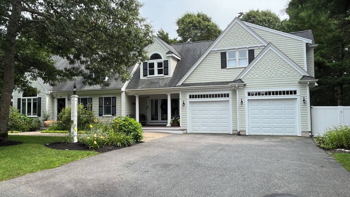 Waquoit Village House | Newly redecorated!