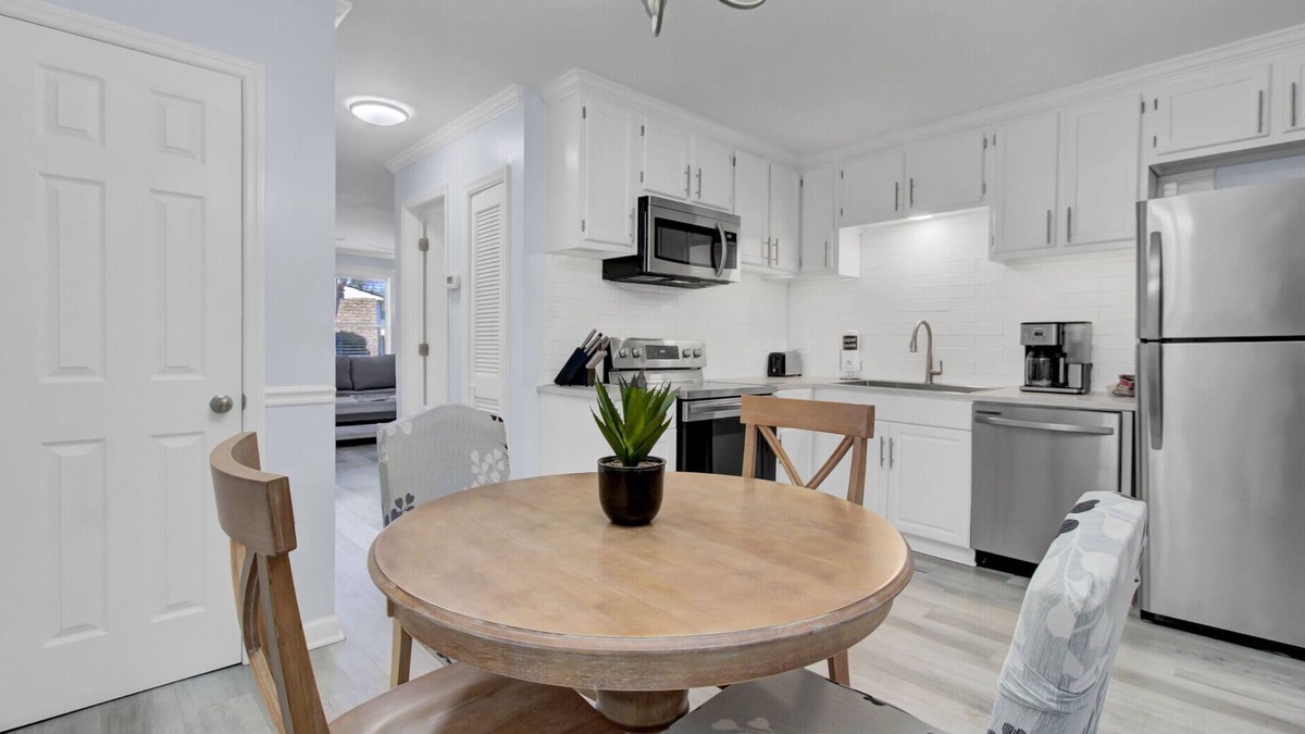 Hanahan House | Newly Remodeled Townhome(RD)
